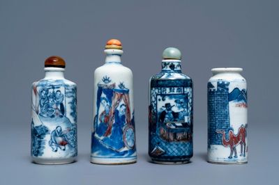 Four Chinese blue, white and underglaze red snuff bottles, 18/19th C.