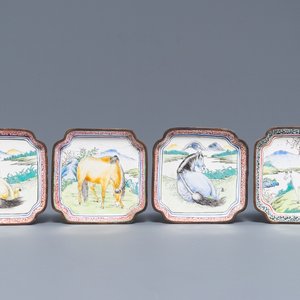 Four Chinese Canton enamel square saucers with horses, 18/19th C. — 照片 1