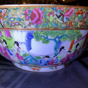 Four Chinese Canton famille rose, Imari-style and blue and white bowls, 18/19th C. — photo 30
