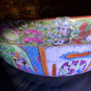 Four Chinese Canton famille rose, Imari-style and blue and white bowls, 18/19th C. — photo 52