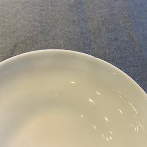 Four Chinese Canton famille rose plates and two covered bowls, 19th C. — photo 27