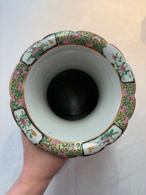 Four Chinese Canton famille rose vases, 19th C. — foto 26