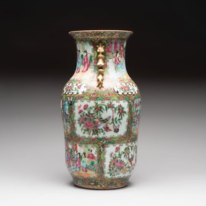 Four Chinese Canton famille rose vases, 19th C. — foto 9