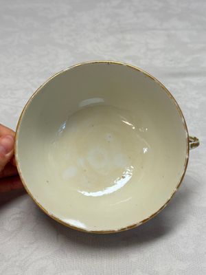 Four Chinese Canton famille rose vases and a covered bowl with figural design — foto 12