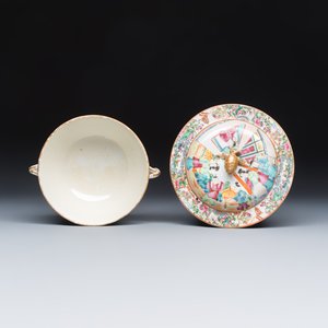Four Chinese Canton famille rose vases and a covered bowl with figural design — foto 12