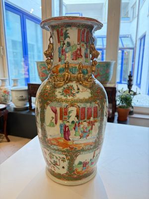 Four Chinese Canton famille rose vases with narrative design, 19th C. — photo 21