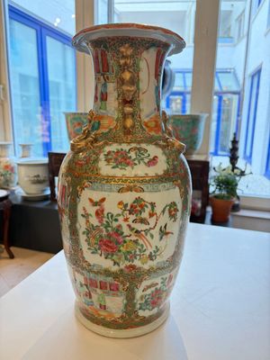 Four Chinese Canton famille rose vases with narrative design, 19th C. — photo 22