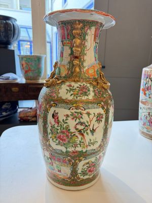 Four Chinese Canton famille rose vases with narrative design, 19th C. — photo 33