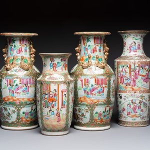 Four Chinese Canton famille rose vases with narrative design, 19th C. — photo 1