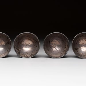 Four Chinese carved and silver-lined coconut cups, 19/20th C. — photo 6