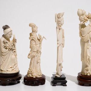 Four Chinese carved ivory female figures on wooden base, late 19th and early 20th C. — 照片 3