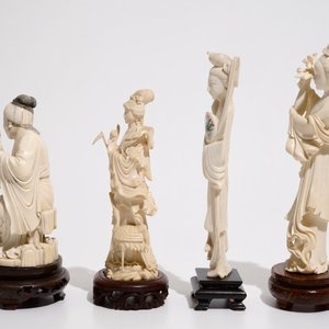 Four Chinese carved ivory female figures on wooden base, late 19th and early 20th C. — 照片 5