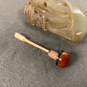 Four Chinese carved jade snuff bottles, 19/20th C. — 照片 13
