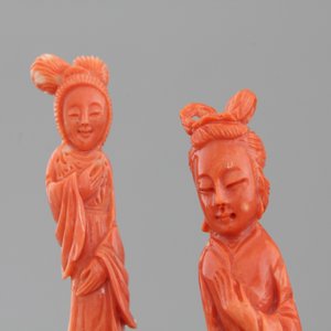 Four Chinese carved red coral figures, 19/20th C. — 照片 6