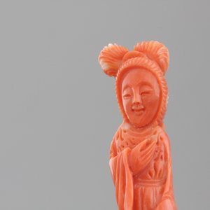 Four Chinese carved red coral figures, 19/20th C. — 照片 7