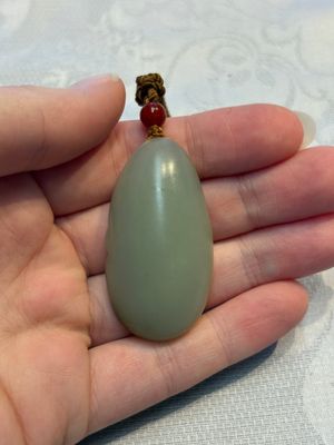 Four Chinese celadon and russet jade carvings, Qing — foto 4