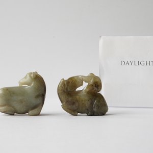 Four Chinese celadon and russet jade carvings with horses and monkeys, 19th C. — 照片 12