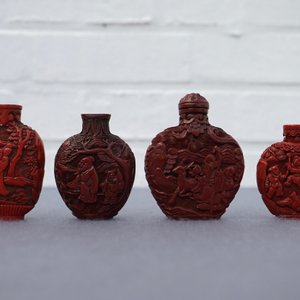 Four Chinese cinnabar lacquer snuff bottles, 19/20th C. — 照片 8