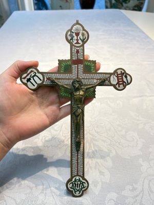 Four Chinese cloisonné crucifixes and a holy water font, 19th C. — photo 11