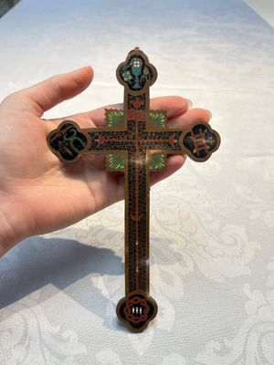 Four Chinese cloisonné crucifixes and a holy water font, 19th C. — photo 17
