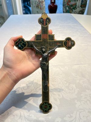 Four Chinese cloisonné crucifixes and a holy water font, 19th C. — photo 7