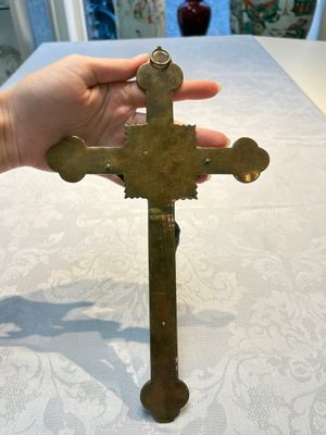 Four Chinese cloisonné crucifixes and a holy water font, 19th C. — photo 9