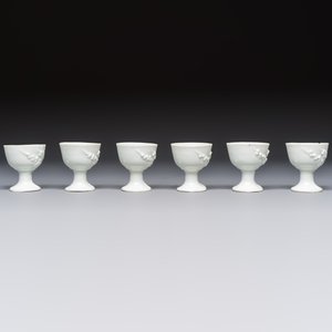 Four Chinese Dehua blanc de Chine figures of Guanyin and six wine cups, Kangxi and later — foto 5