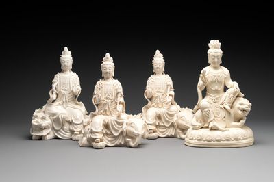 Four Chinese Dehua blanc de Chine sculptures of the seated Guanyin, 20th C.