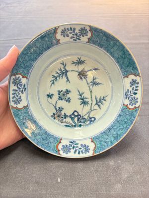 Four Chinese doucai plates with birds among bamboo and floral design, 18th C. — foto 5