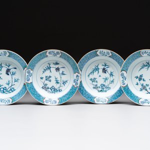 Four Chinese doucai plates with birds among bamboo and floral design, 18th C. — foto 1