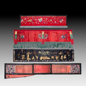Four Chinese embroidered silk and felt altar panels, 19th C — 照片 1