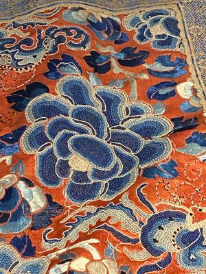 Four Chinese embroidered silk skirts and three yellow 'magua' jackets, 19/20th C. — photo 29