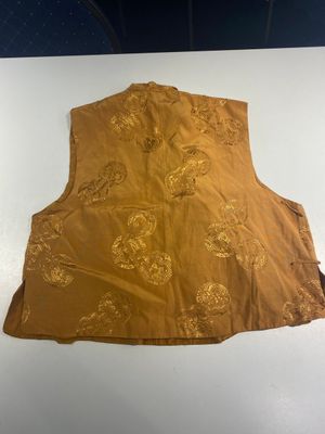 Four Chinese embroidered silk skirts and three yellow 'magua' jackets, 19/20th C. — photo 5
