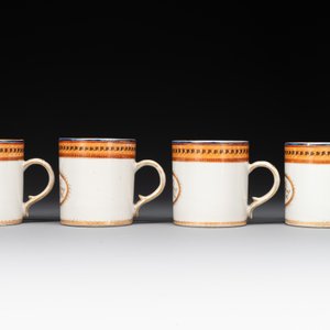 Four Chinese export 'EHA' monogrammed 'landscape' cups and saucers, Jiaqing, ca. 1800 — photo 7