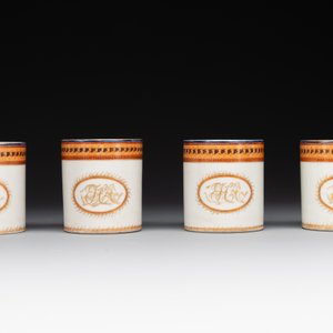 Four Chinese export 'EHA' monogrammed 'landscape' cups and saucers, Jiaqing, ca. 1800 — photo 8