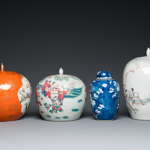 Four Chinese famille rose and blue and white covered jars, 19/20th C. — photo 3