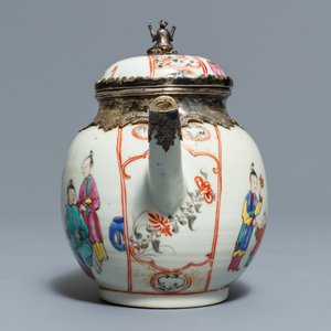Four Chinese famille rose and blue and white jugs and teapots, Kangxi/Qianlong — 照片 3