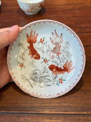 Four Chinese famille rose and iron-red cups and saucers, Yongzheng/Qianlong — photo 11