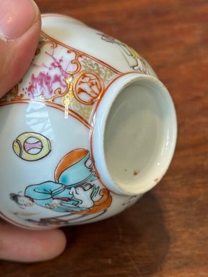 Four Chinese famille rose and iron-red cups and saucers, Yongzheng/Qianlong — photo 38
