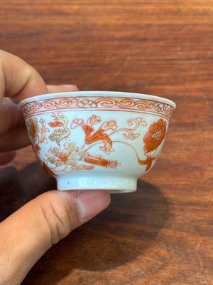 Four Chinese famille rose and iron-red cups and saucers, Yongzheng/Qianlong — photo 41