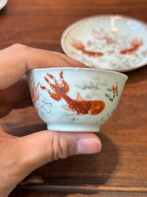Four Chinese famille rose and iron-red cups and saucers, Yongzheng/Qianlong — photo 5
