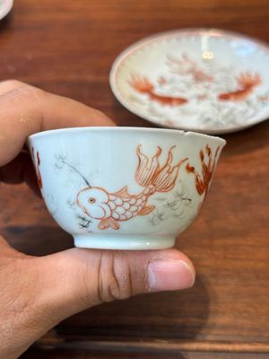 Four Chinese famille rose and iron-red cups and saucers, Yongzheng/Qianlong — photo 6