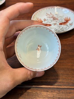 Four Chinese famille rose and iron-red cups and saucers, Yongzheng/Qianlong — photo 7