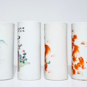 Four Chinese famille rose and iron red hat stands, 19/20th C. — photo 4