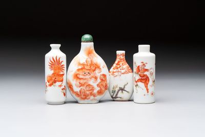 Four Chinese famille rose and iron-red snuff bottles, Tongzhi mark and signed Shen Huanwen 沈煥文, 19/20th C. and one dated 1929