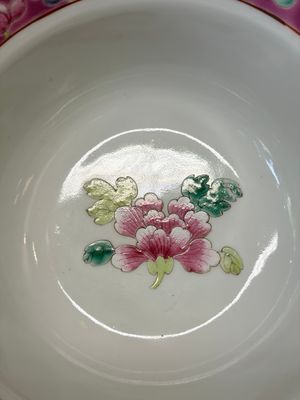 Four Chinese famille rose and monochrome wares — photo 16