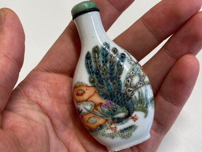Four Chinese famille rose and verte snuff bottles, 19th C. — photo 10