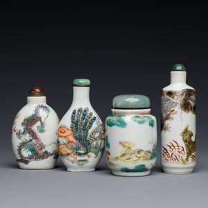 Four Chinese famille rose and verte snuff bottles, 19th C. — photo 1