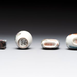 Four Chinese famille rose and verte snuff bottles, dragon and Qianlong marks, 19th C. — photo 6