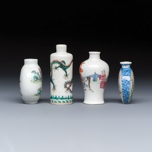 Four Chinese famille rose and verte snuff bottles — foto 3